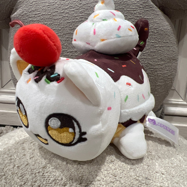 Aphmau MeeMeow 6” Vanilla Ice Cream Cat, Ice Cream, Limited Edition: Orphan